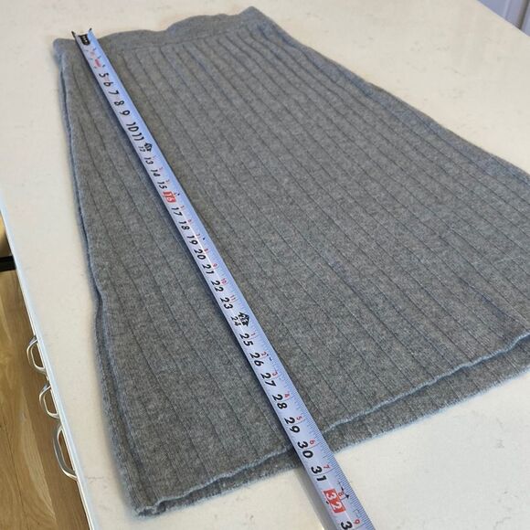 Quince 100% Cashmere Grey Ribbed Midi Skirt Size Small - Picture 6 of 9